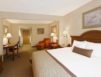 Hotel Wingate By Wyndham Charlotte Airport