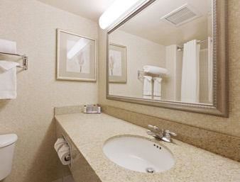 Hotel Wingate By Wyndham Charlotte Airport