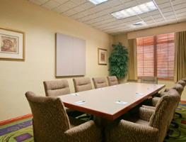 Hotel Wingate By Wyndham Charlotte Airport