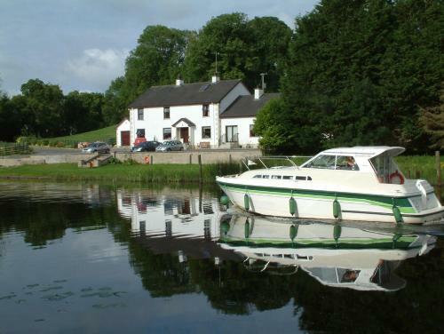 Hostal Corrigans Shore Guest House