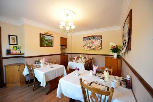 Hostal Corrigans Shore Guest House
