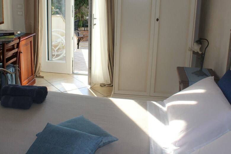 Hostal B&B La Porta D'oriente