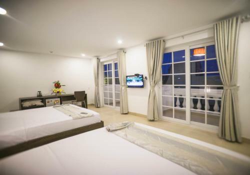Golden Dragon Hotel