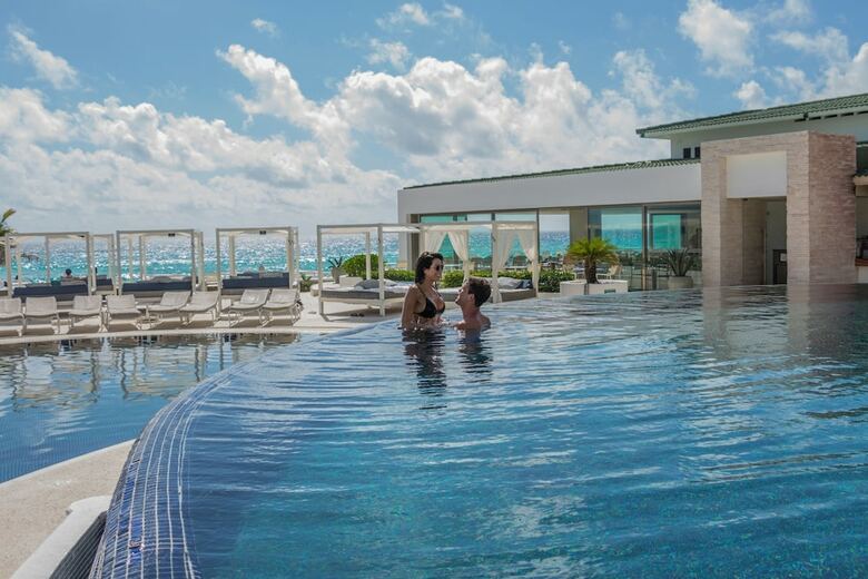 Hotel Sandos Cancun Luxury Experience