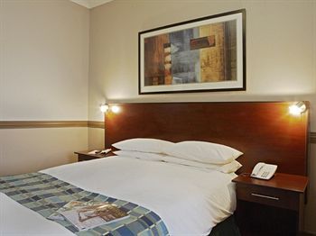 Elephant Springs Hotel & Cabanas