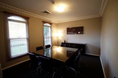 Aparthotel Carlyle Suites & Apartments