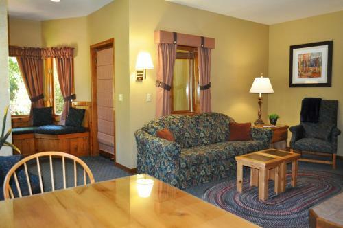 Hotel Olympic Village Inn