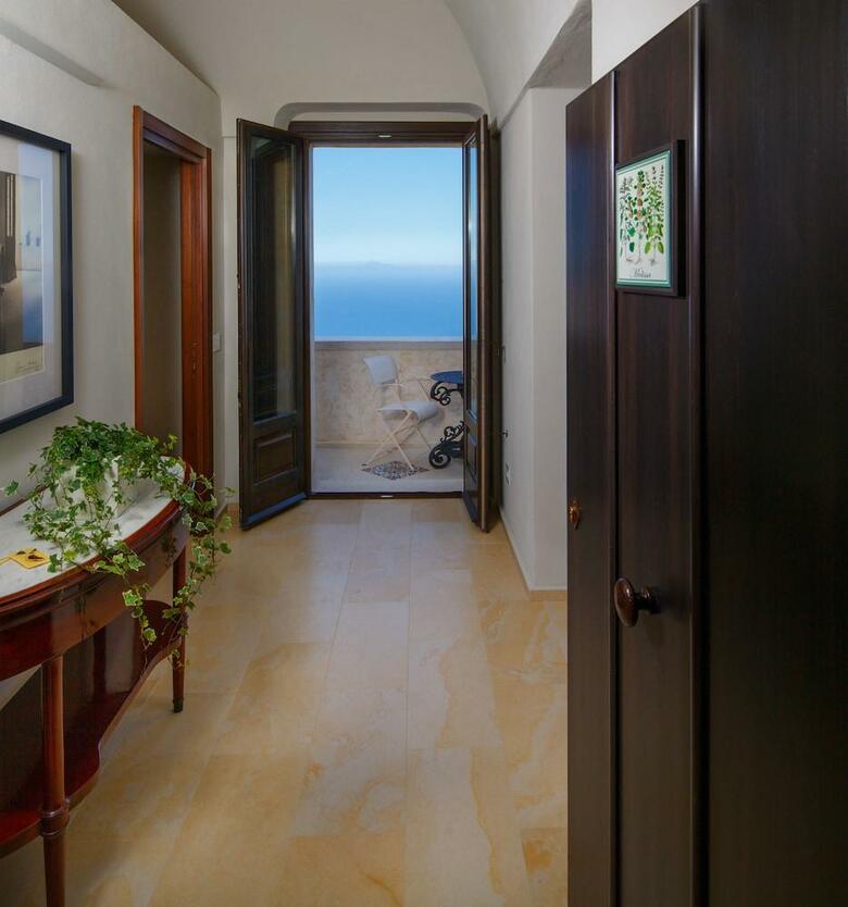 Monastero Santa Rosa Hotel & Spa
