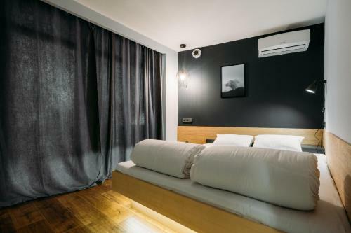 Yard Hostel & Coffee Shop