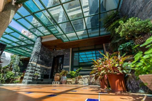 Hotel Qing Jing Ze Bed & Breakfast
