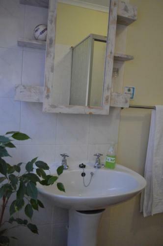 Hostal Aandbloem Guest House