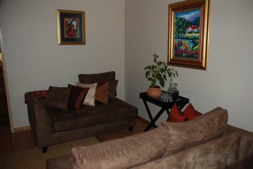 Hostal Aandbloem Guest House