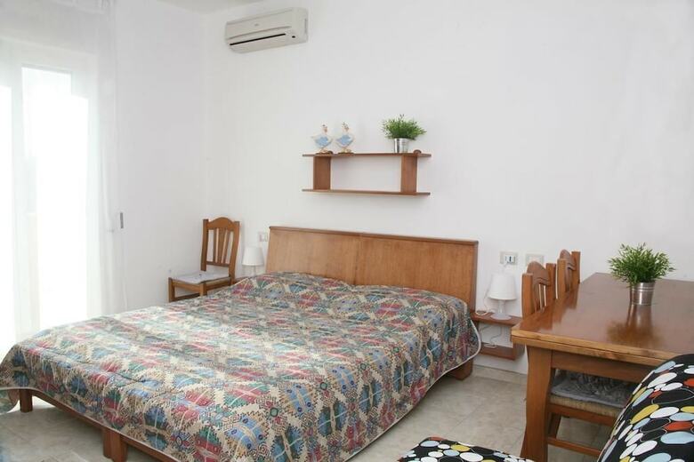 Hostal B&B Gelsimori