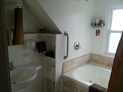 Ray's Bucktown Bed And Breakfast