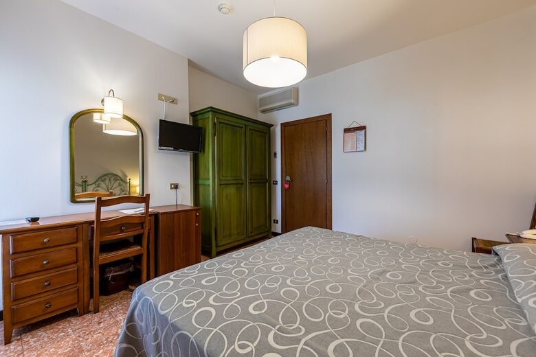 Hotel Bisesti