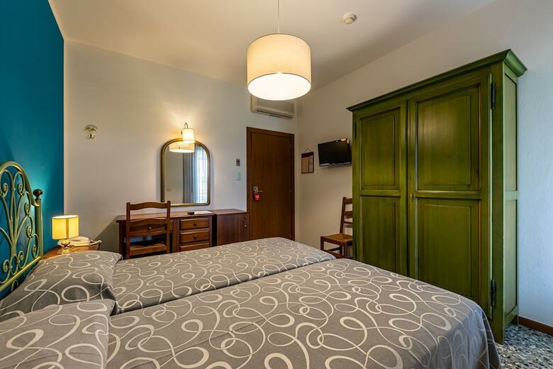 Hotel Bisesti