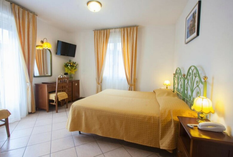 Hotel Bisesti