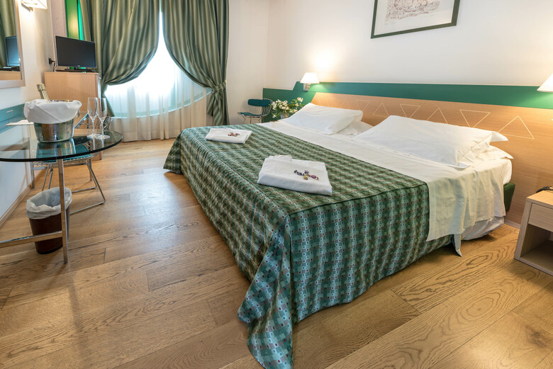 West Point Airport Hotel