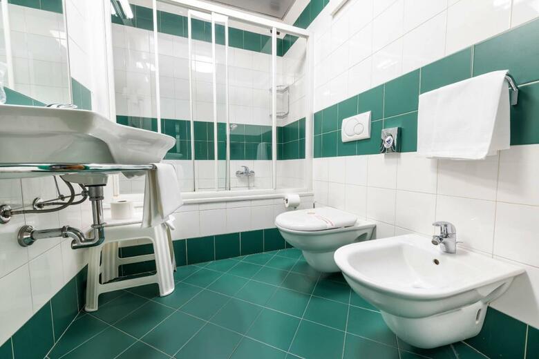 West Point Airport Hotel