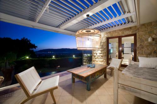 Candlewood Lodge