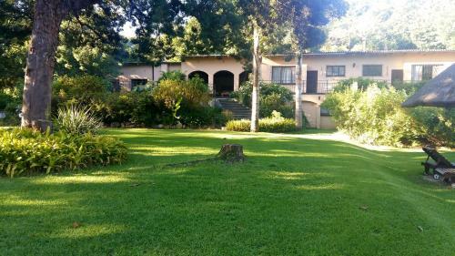 Hostal Laughing Waters Guest House