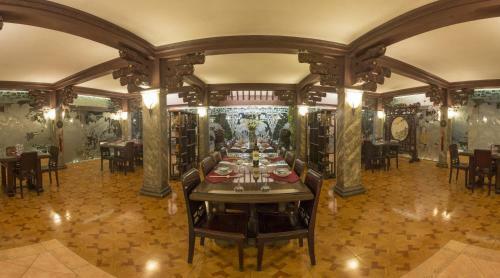 Dragon Hotel