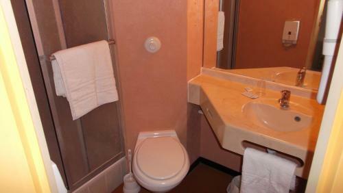 Hotel Nb H�tel Restaurant Moulins