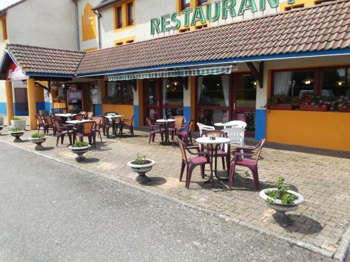 Hotel Nb H�tel Restaurant Moulins