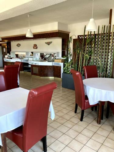 Hotel Nb H�tel Restaurant Moulins