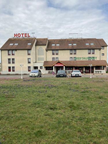 Hotel Nb H�tel Restaurant Moulins