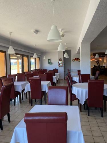 Hotel Nb H�tel Restaurant Moulins