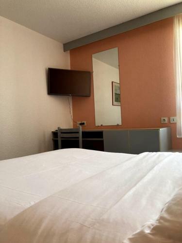 Hotel Nb H�tel Restaurant Moulins