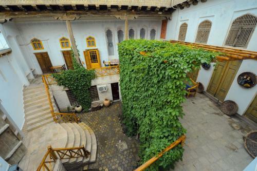 Bibi-khanym Hotel