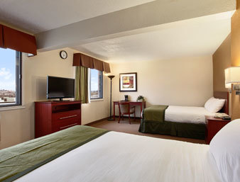 Hotel Baymont Inn And Suites Dubuque