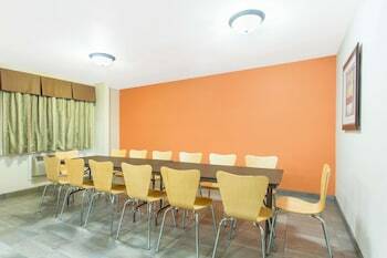 Hotel Baymont Inn And Suites Dubuque