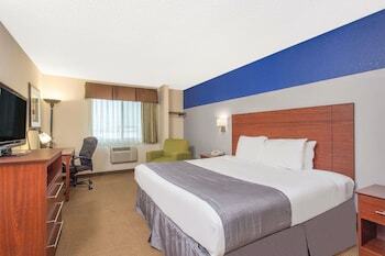 Hotel Baymont Inn And Suites Dubuque
