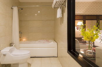 Galliot Hotel