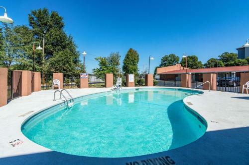 Motel Red Carpet Inn And Suites - Gastonia