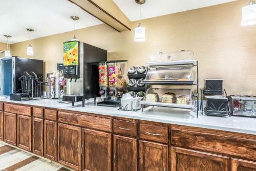 Motel Red Carpet Inn And Suites - Gastonia