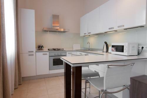Home Hotel Apartments On Zoloti Vorota