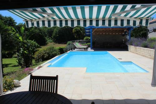 Bed & Breakfast Chambre D'h�tes Au Sargaillon