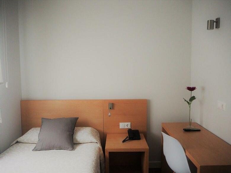 Hostal Alda Albor�n Rooms