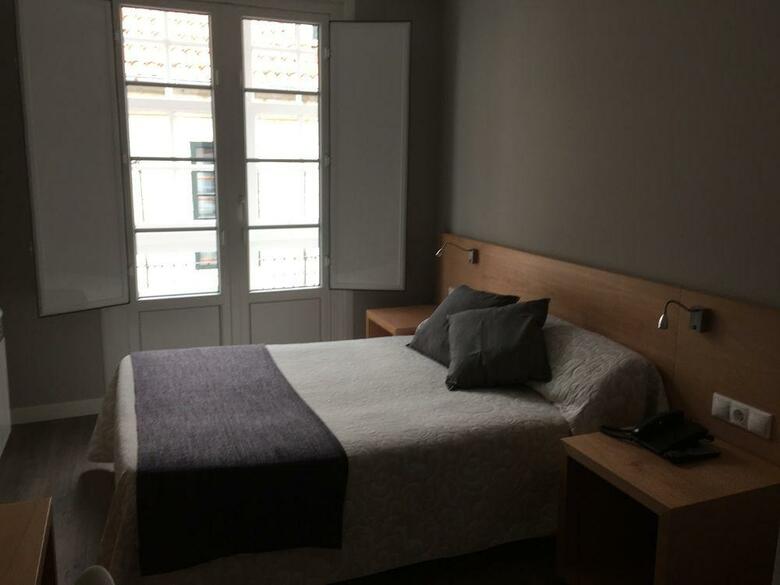 Hostal Alda Albor�n Rooms