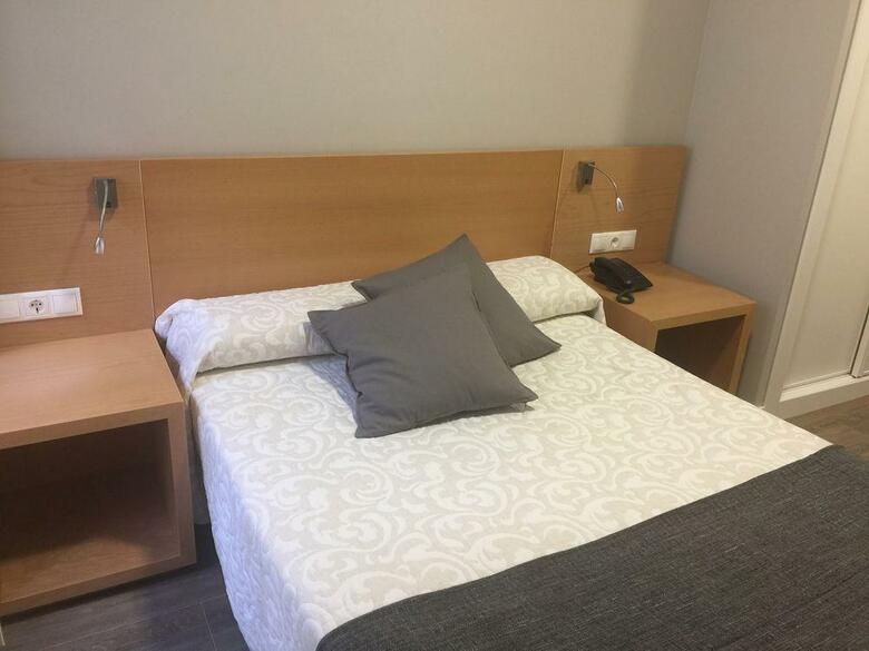Hostal Alda Albor�n Rooms