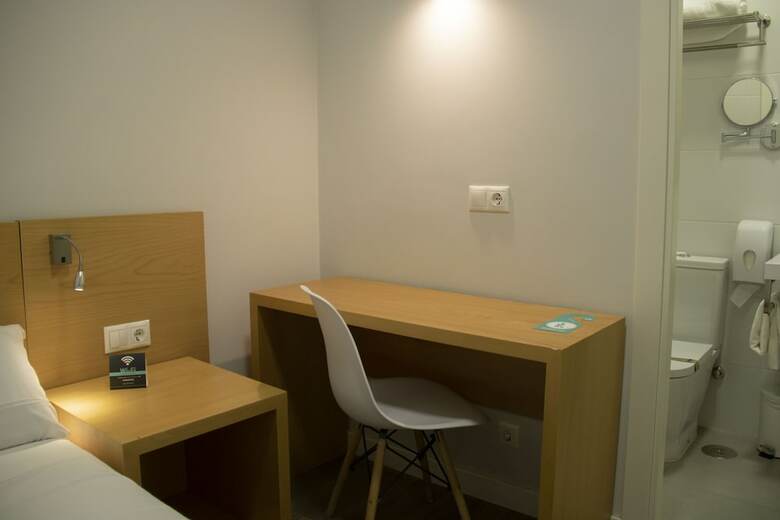 Hostal Alda Albor�n Rooms