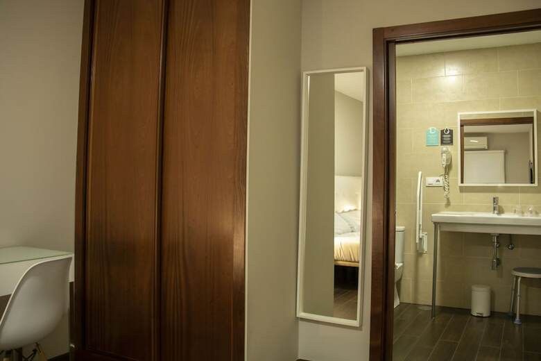 Hostal Alda Albor�n Rooms