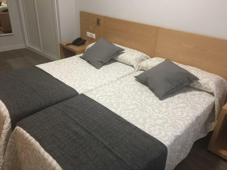 Hostal Alda Albor�n Rooms