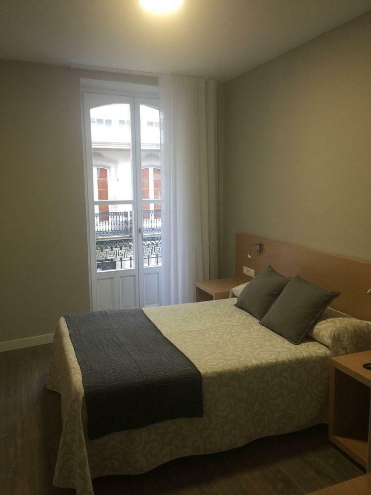 Hostal Alda Albor�n Rooms