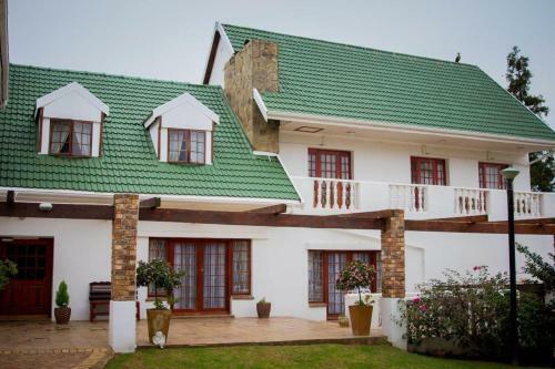 Hostal A White House Guest House