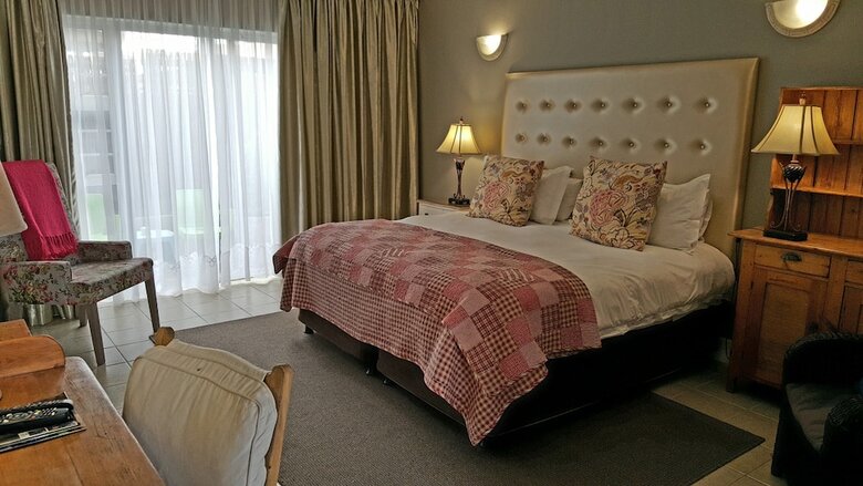Mandyville Hotel